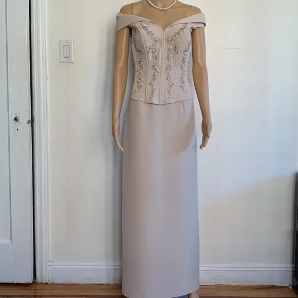 DAVID’S BRIDAL Off- Shoulder Gown - Picture 3 of 12